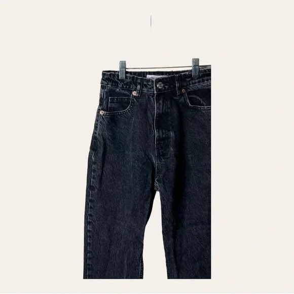 0721. ZARA HIGH WAISTED DENIM JEANS SIZE 2 BLACK IN COLOR FACTORY DISTRESSED - Picture 3 of 9